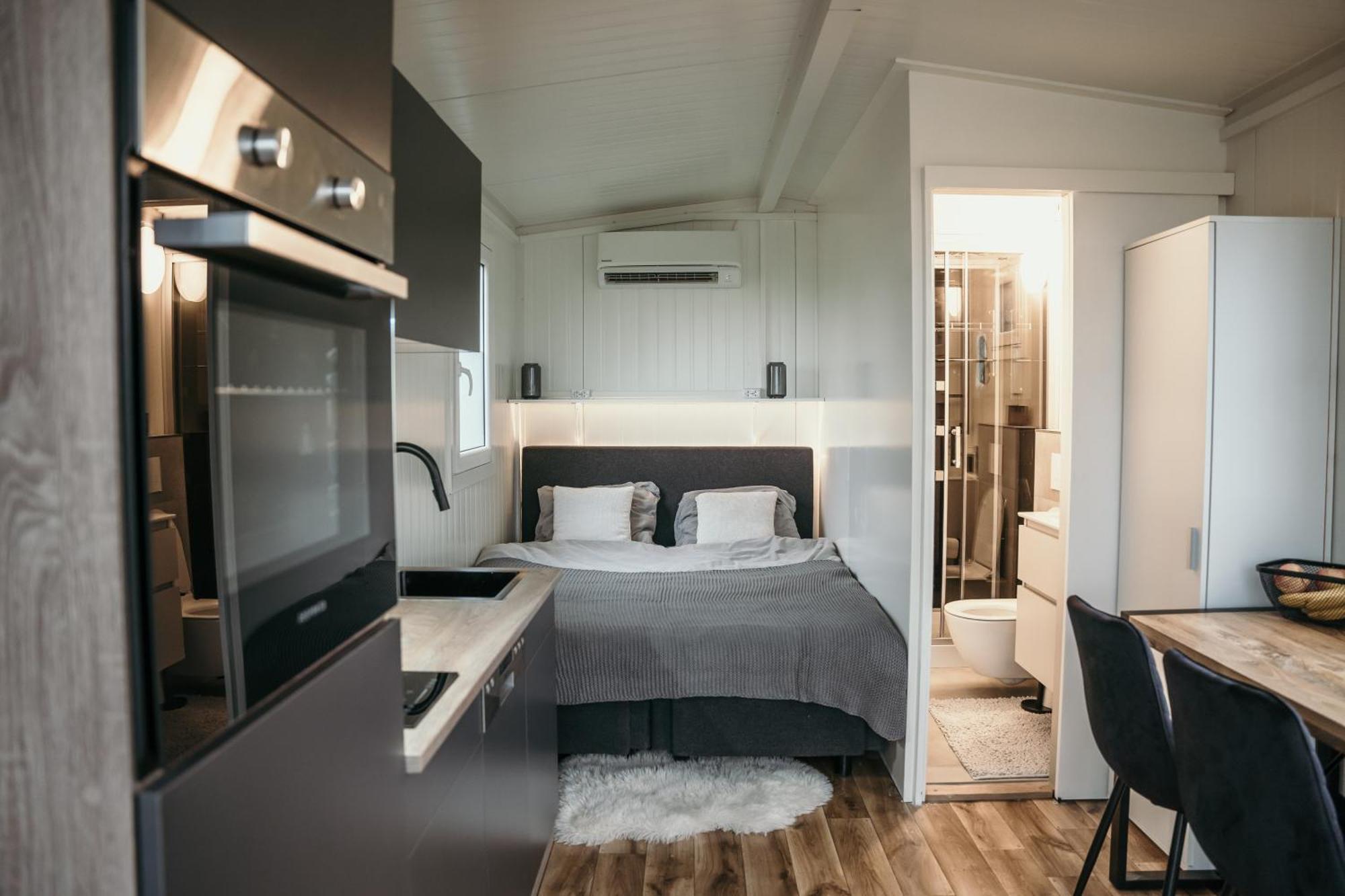 Luxe Tiny House Incl Jacuzzi En Strandhuisje In Zomerseizoen Meliskerke Zewnętrze zdjęcie