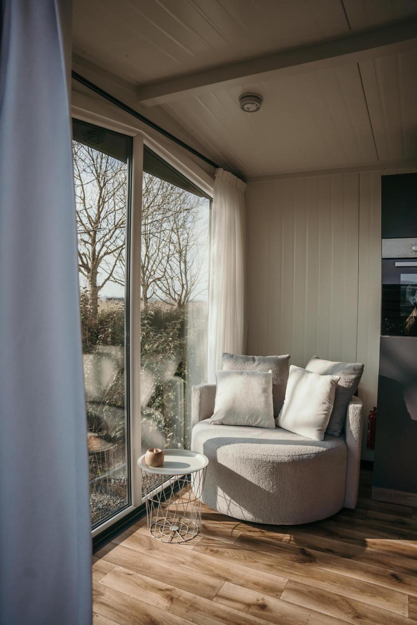 Luxe Tiny House Incl Jacuzzi En Strandhuisje In Zomerseizoen Meliskerke Zewnętrze zdjęcie
